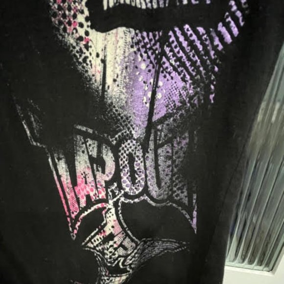 Distressed TAP OUT print VNECK T Shirt - Picture 14 of 14